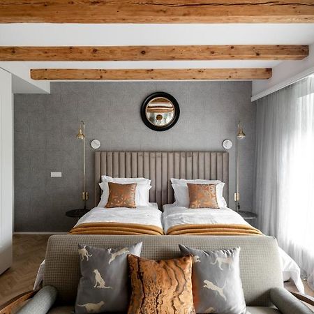 Suite With Private Bathroom At Three Bedroom Interwar Villa Grabyte With Daily Spaces To Share By Pine Forest On The Bank Of The River- 8Min By Car From Old Town Каунас Экстерьер фото