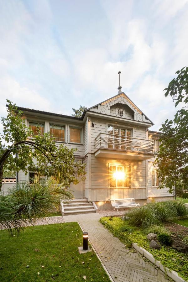 Suite With Private Bathroom At Three Bedroom Interwar Villa Grabyte With Daily Spaces To Share By Pine Forest On The Bank Of The River- 8Min By Car From Old Town Каунас Экстерьер фото