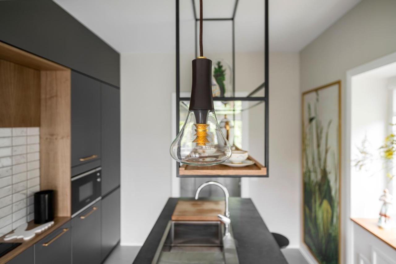 Suite With Private Bathroom At Three Bedroom Interwar Villa Grabyte With Daily Spaces To Share By Pine Forest On The Bank Of The River- 8Min By Car From Old Town Каунас Экстерьер фото