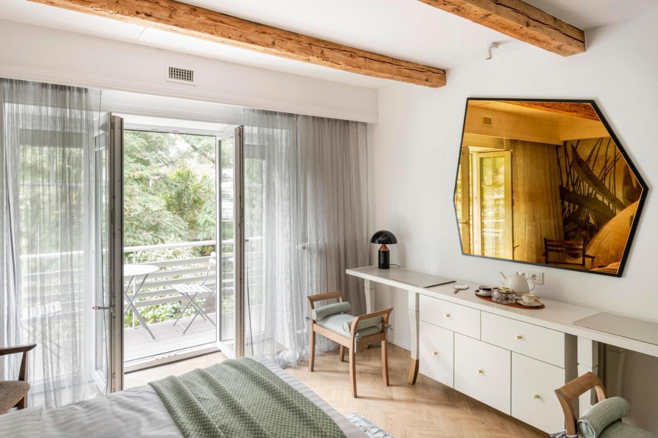 Suite With Private Bathroom At Three Bedroom Interwar Villa Grabyte With Daily Spaces To Share By Pine Forest On The Bank Of The River- 8Min By Car From Old Town Каунас Экстерьер фото
