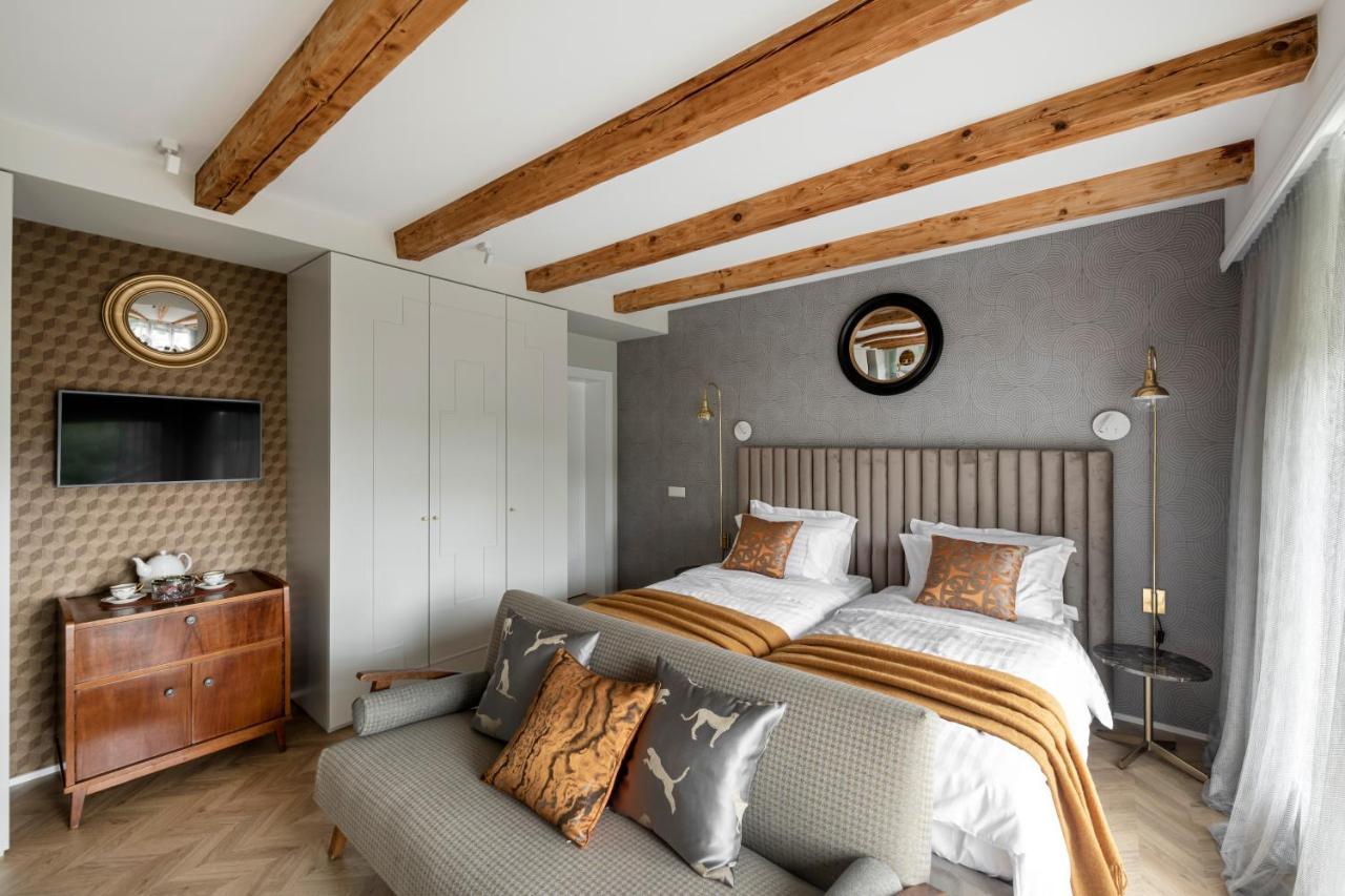 Suite With Private Bathroom At Three Bedroom Interwar Villa Grabyte With Daily Spaces To Share By Pine Forest On The Bank Of The River- 8Min By Car From Old Town Каунас Экстерьер фото