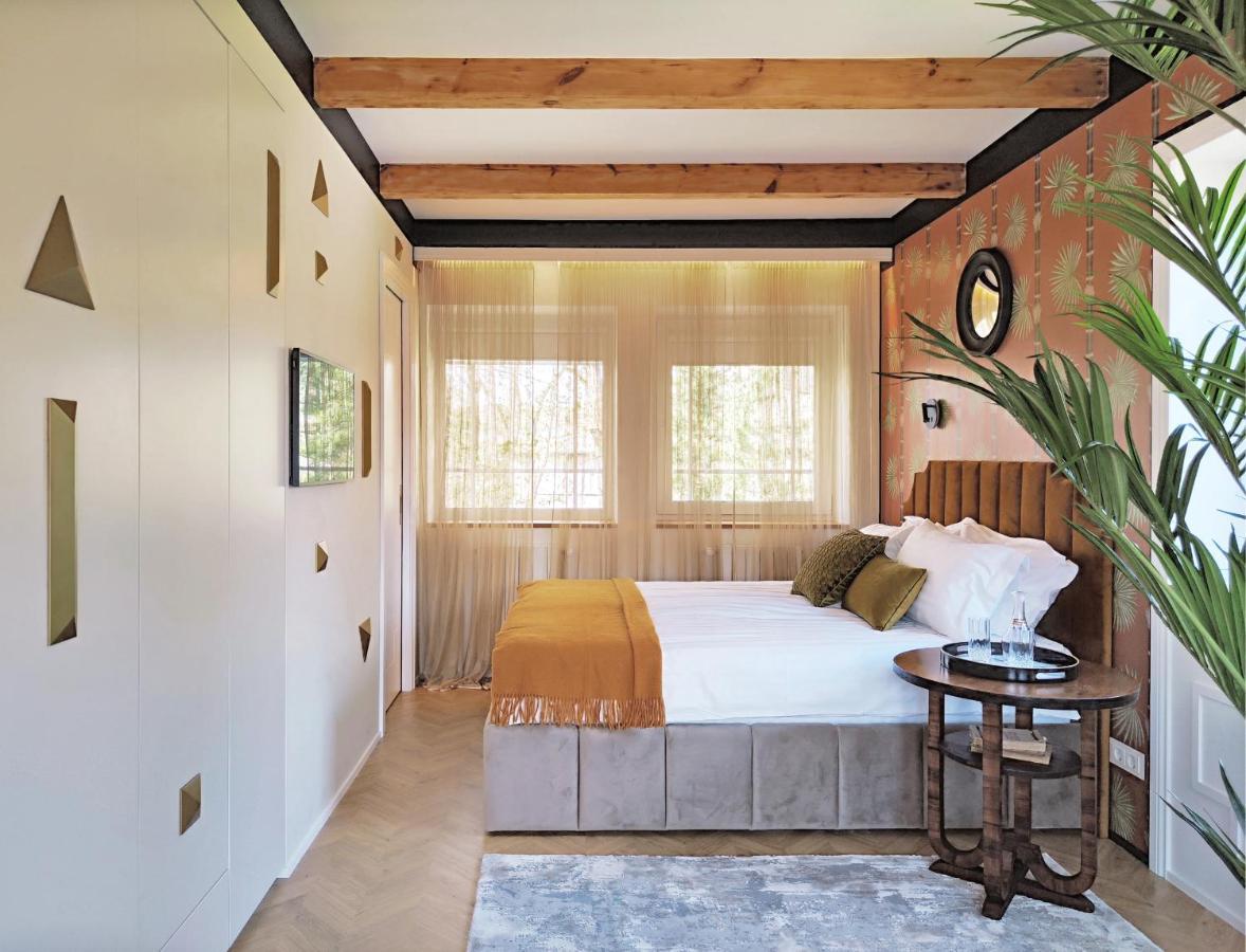 Suite With Private Bathroom At Three Bedroom Interwar Villa Grabyte With Daily Spaces To Share By Pine Forest On The Bank Of The River- 8Min By Car From Old Town Каунас Экстерьер фото
