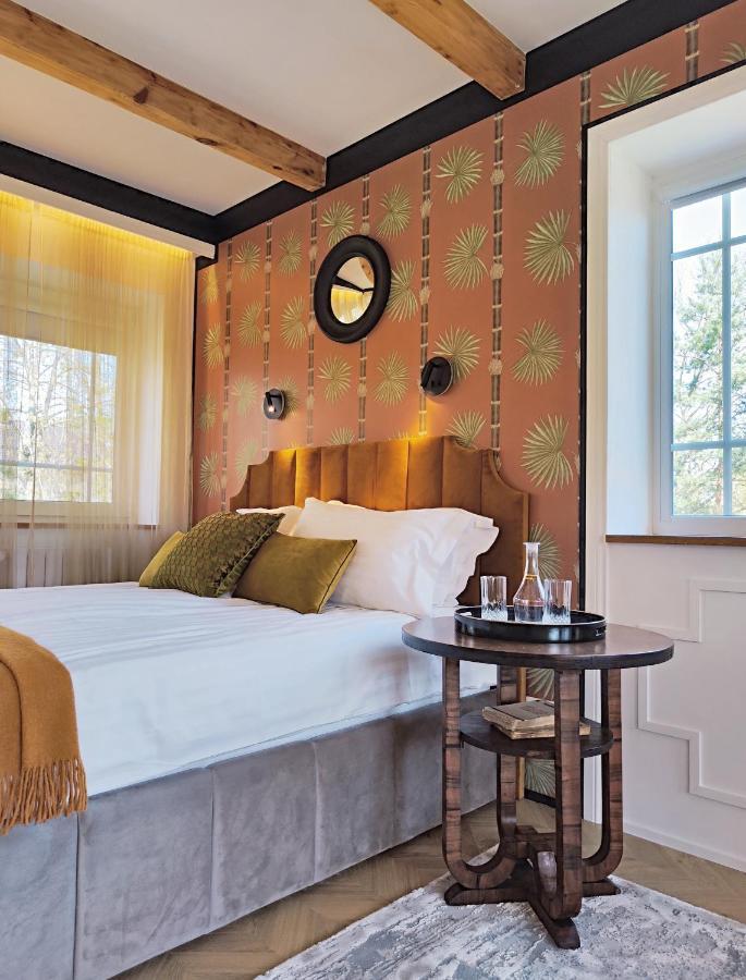Suite With Private Bathroom At Three Bedroom Interwar Villa Grabyte With Daily Spaces To Share By Pine Forest On The Bank Of The River- 8Min By Car From Old Town Каунас Экстерьер фото